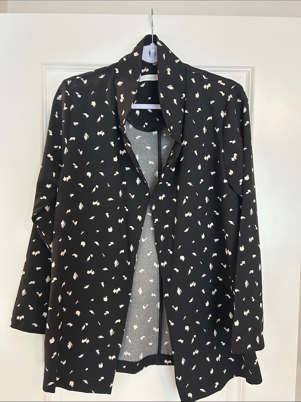 Lush Black Open-Front Blazer with White Abstract Spot Print